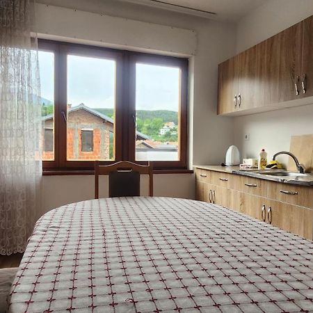 Lovely 1 Bedroom Within Walking Distance, Views ペーチ エクステリア 写真