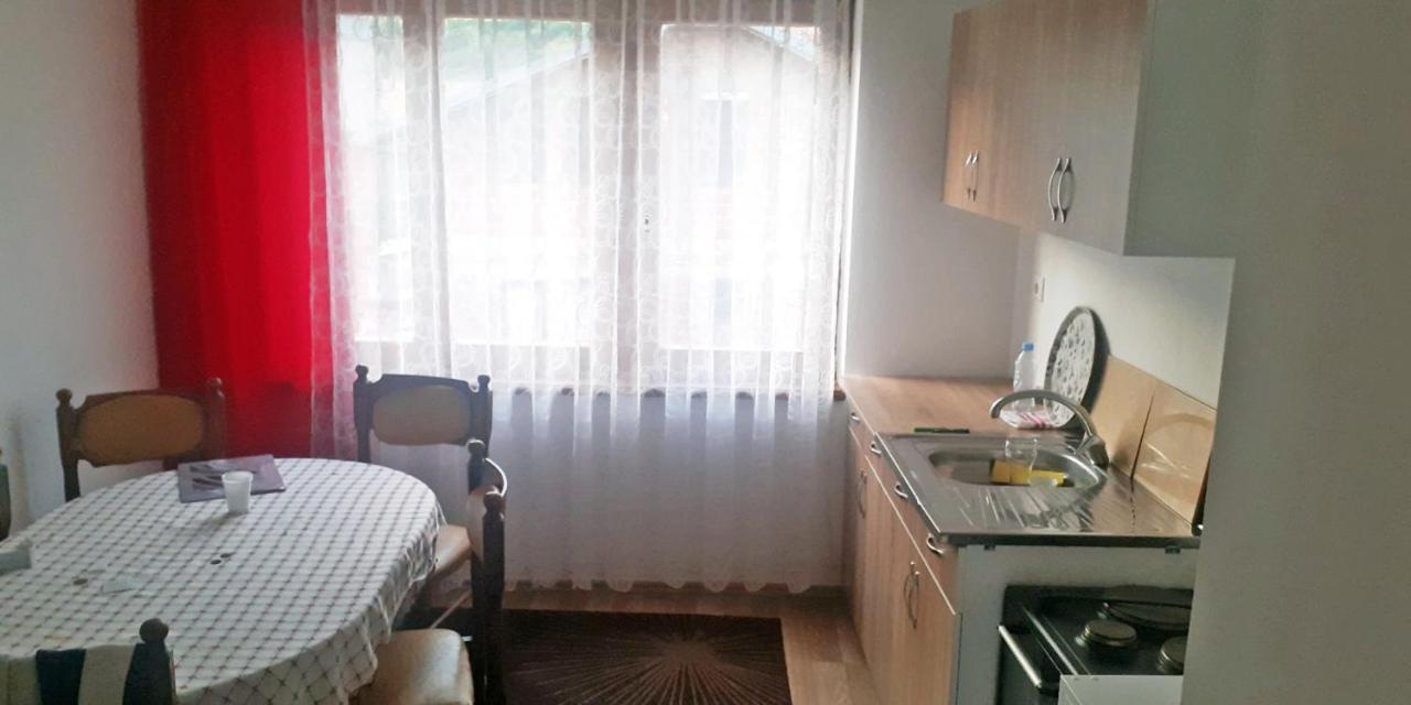 Lovely 1 Bedroom Within Walking Distance, Views ペーチ エクステリア 写真