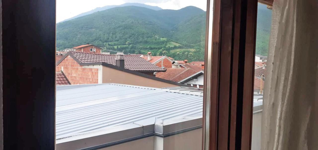 Lovely 1 Bedroom Within Walking Distance, Views ペーチ エクステリア 写真