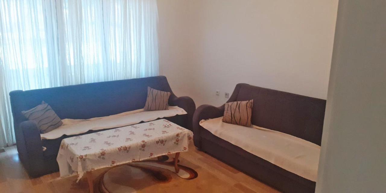 Lovely 1 Bedroom Within Walking Distance, Views ペーチ エクステリア 写真
