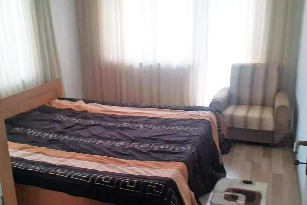 Lovely 1 Bedroom Within Walking Distance, Views ペーチ エクステリア 写真