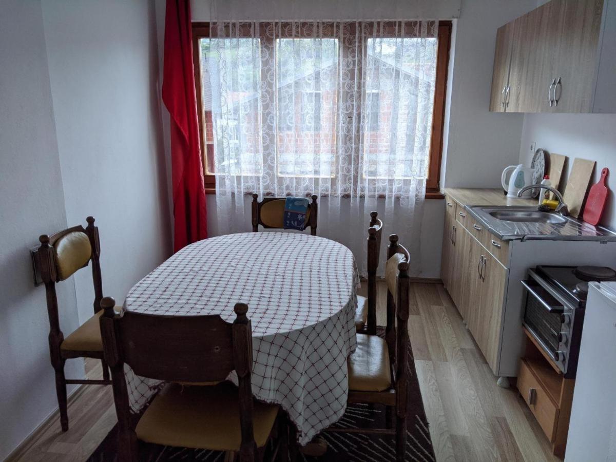 Lovely 1 Bedroom Within Walking Distance, Views ペーチ エクステリア 写真