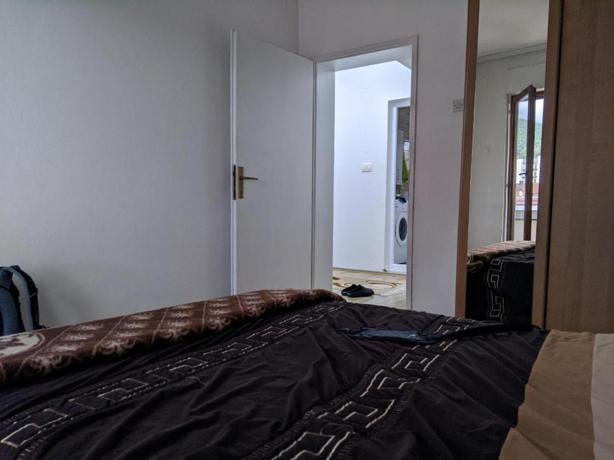 Lovely 1 Bedroom Within Walking Distance, Views ペーチ エクステリア 写真
