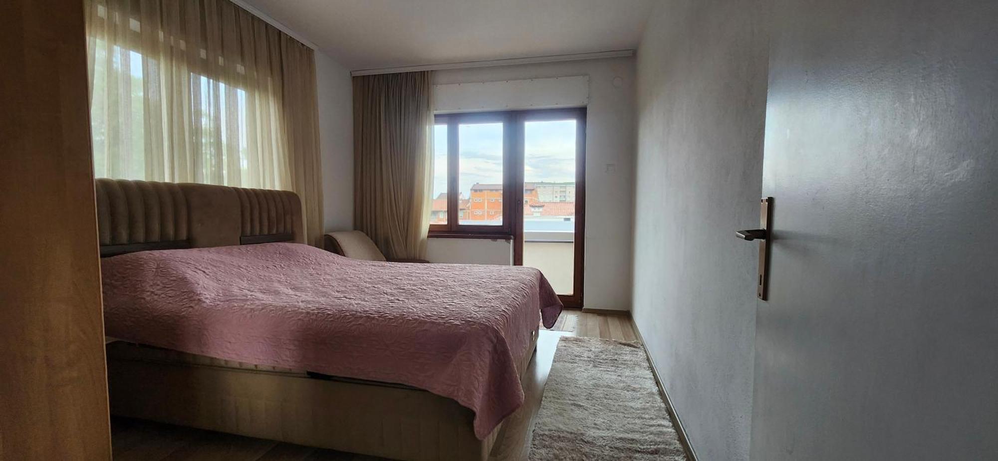 Lovely 1 Bedroom Within Walking Distance, Views ペーチ エクステリア 写真