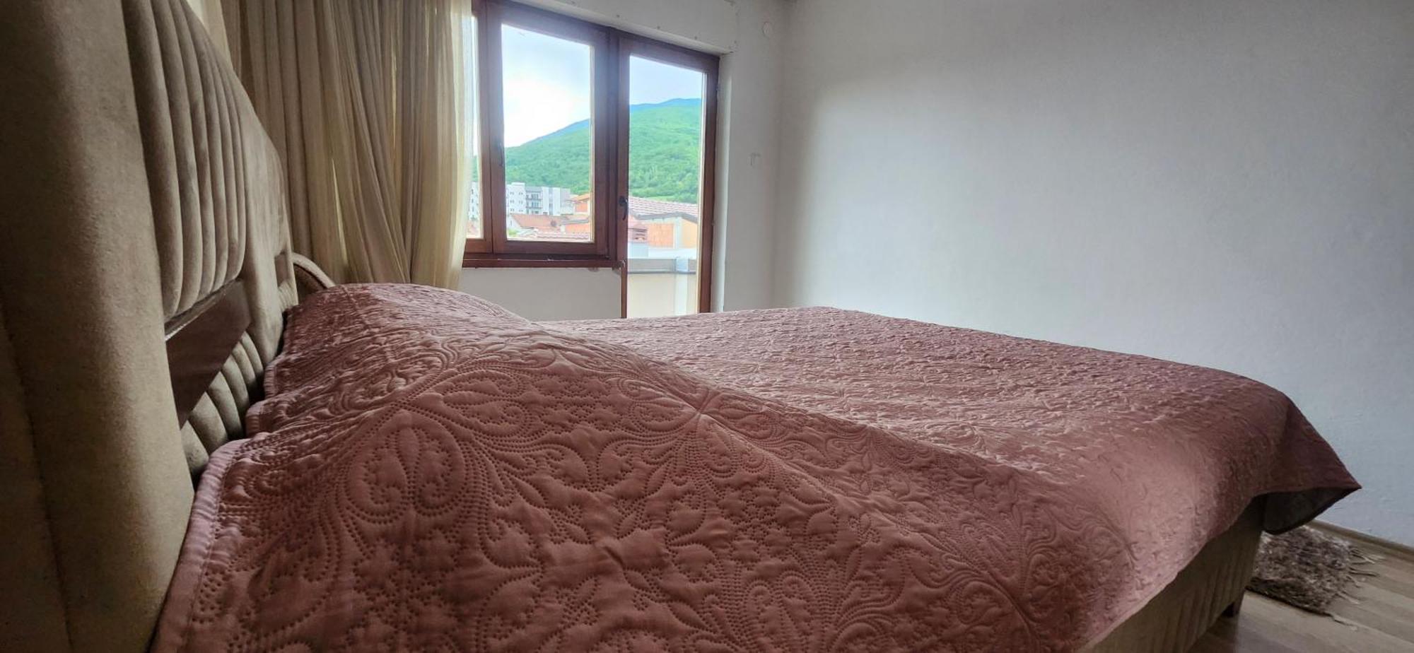 Lovely 1 Bedroom Within Walking Distance, Views ペーチ エクステリア 写真